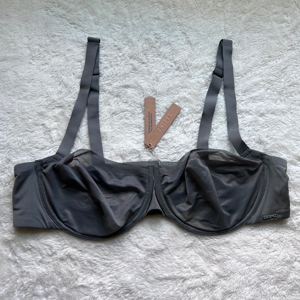 SKIMS No Show Molded Unlined Balconette Bra Gunmetal Grey BR-UWR-2054 44B NEW